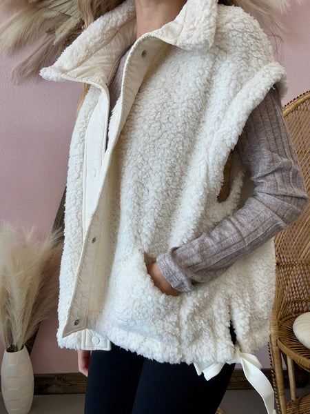 Lacey Faux Fur Vest Ivory