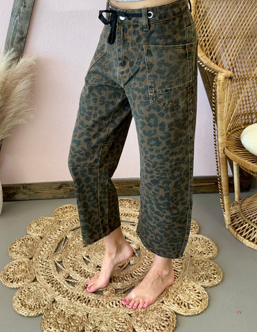 Mid Rise Barrel Fit Leopard Print Jeans