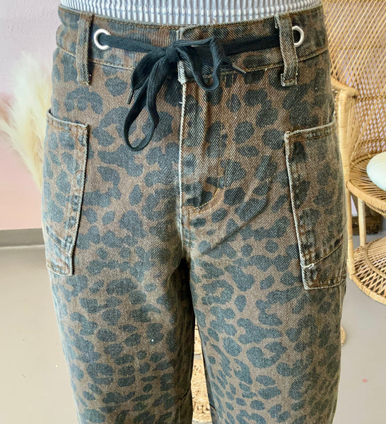 Mid Rise Barrel Fit Leopard Print Jeans