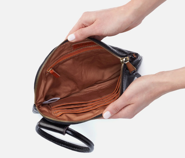 HOBO Sable Wristlet Black
